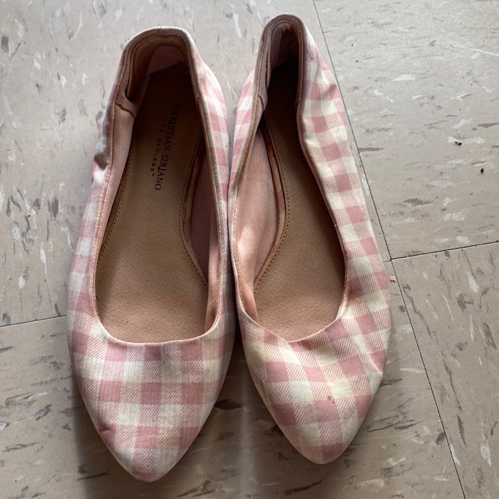 Women’s flats